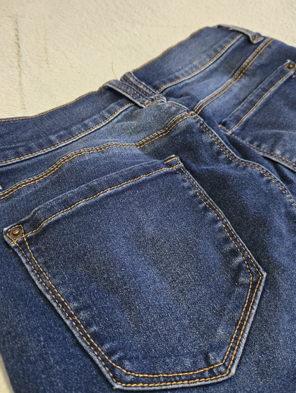 Curve Appeal Bermuda Shorts, High-Rise, Dark Wash, 5-Pocket Design-Size 4/27 - Picture 6 of 13